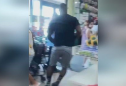 撒尿视频,揭秘撒尿视频背后的文化现象